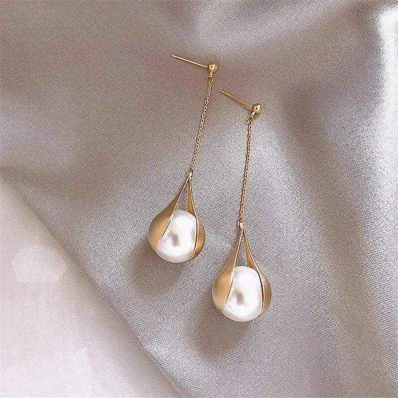 Aurora Pearl Drop Earrings | Sculpted Gold Frame