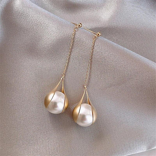 Aurora Pearl Drop Earrings | Sculpted Gold Frame