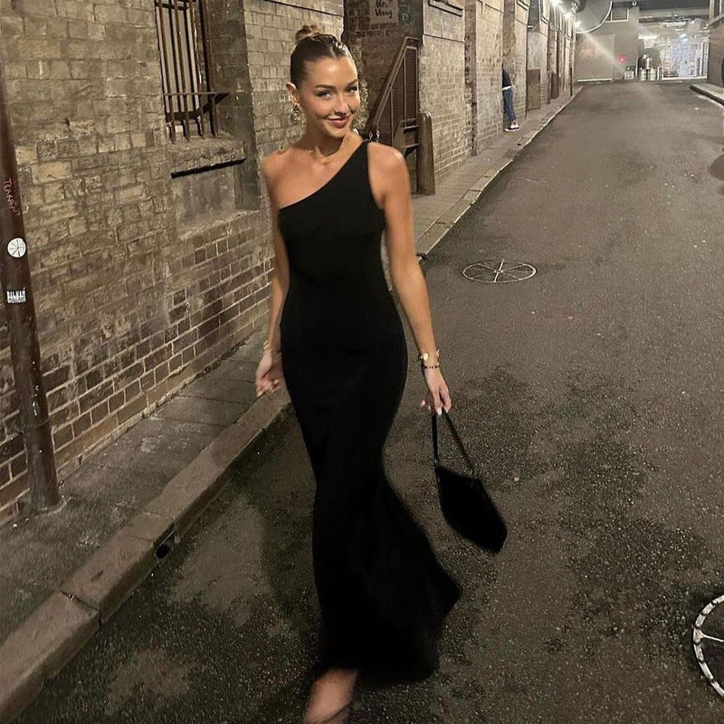 Arrival Cutout One Shoulder Backless Slim Fit Long Solid Color Hair
