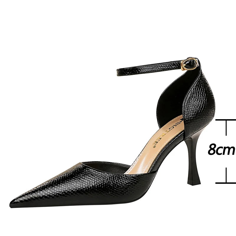 8 Cm Heels Women Pumps in Patent Leather with Snake Pattern Design and Kitten Heels