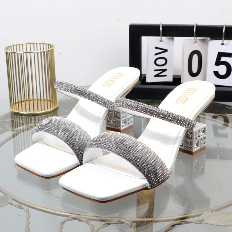 Luxurious French women's slippers with new special-shaped design for fall