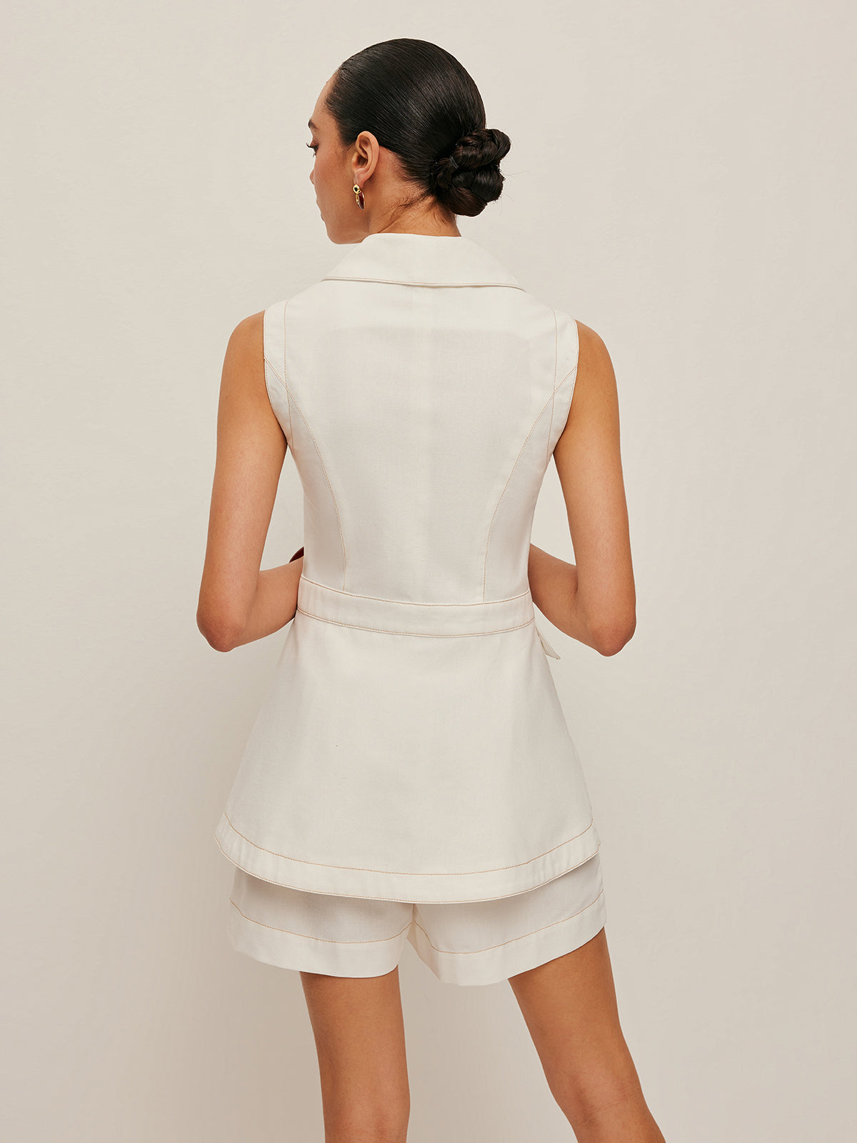 Stylish Women's Linen Blend Gilet with Long Fit and Pocket Details