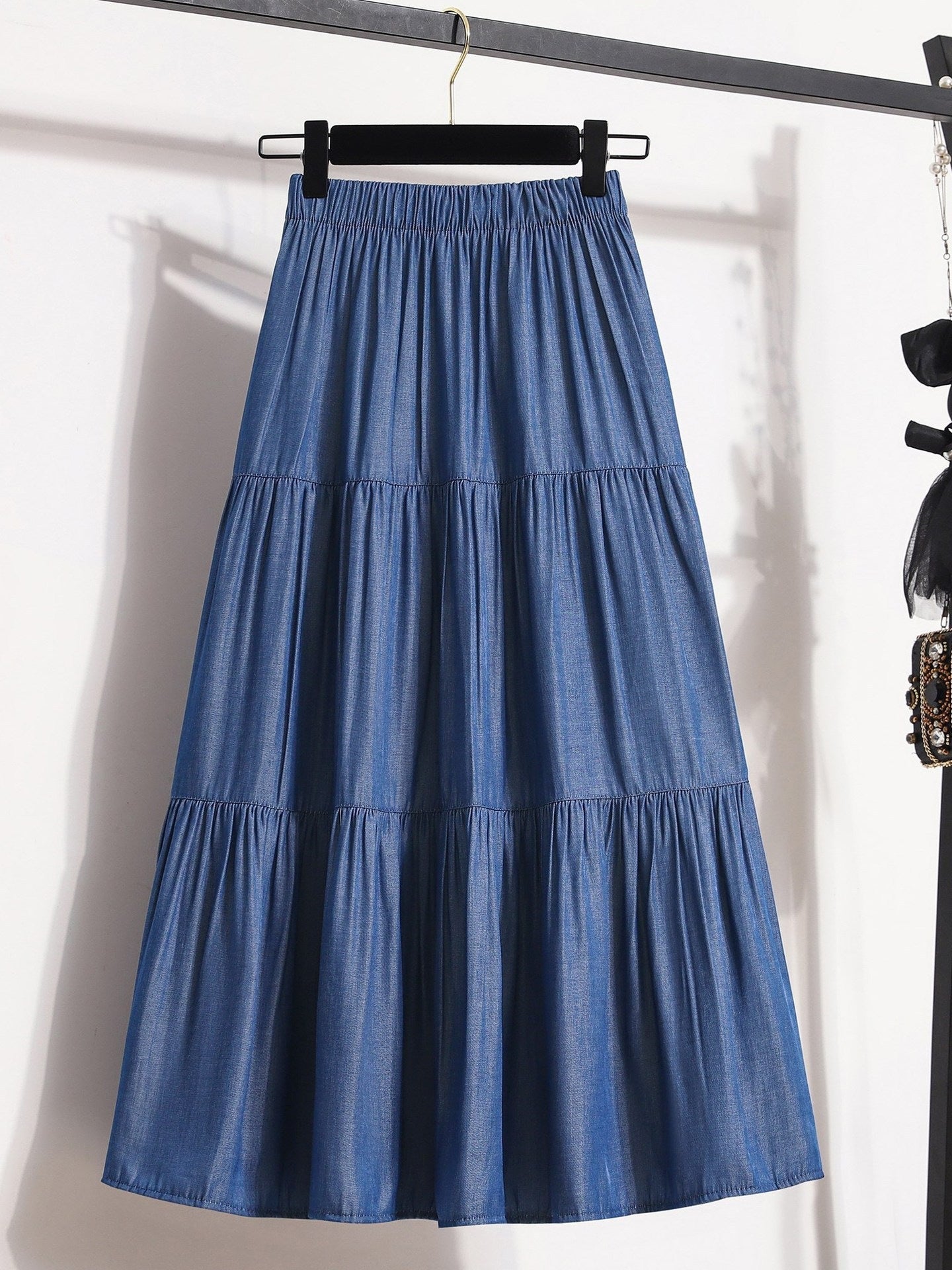 Women's Pleated Solid Color Midi Skirt
