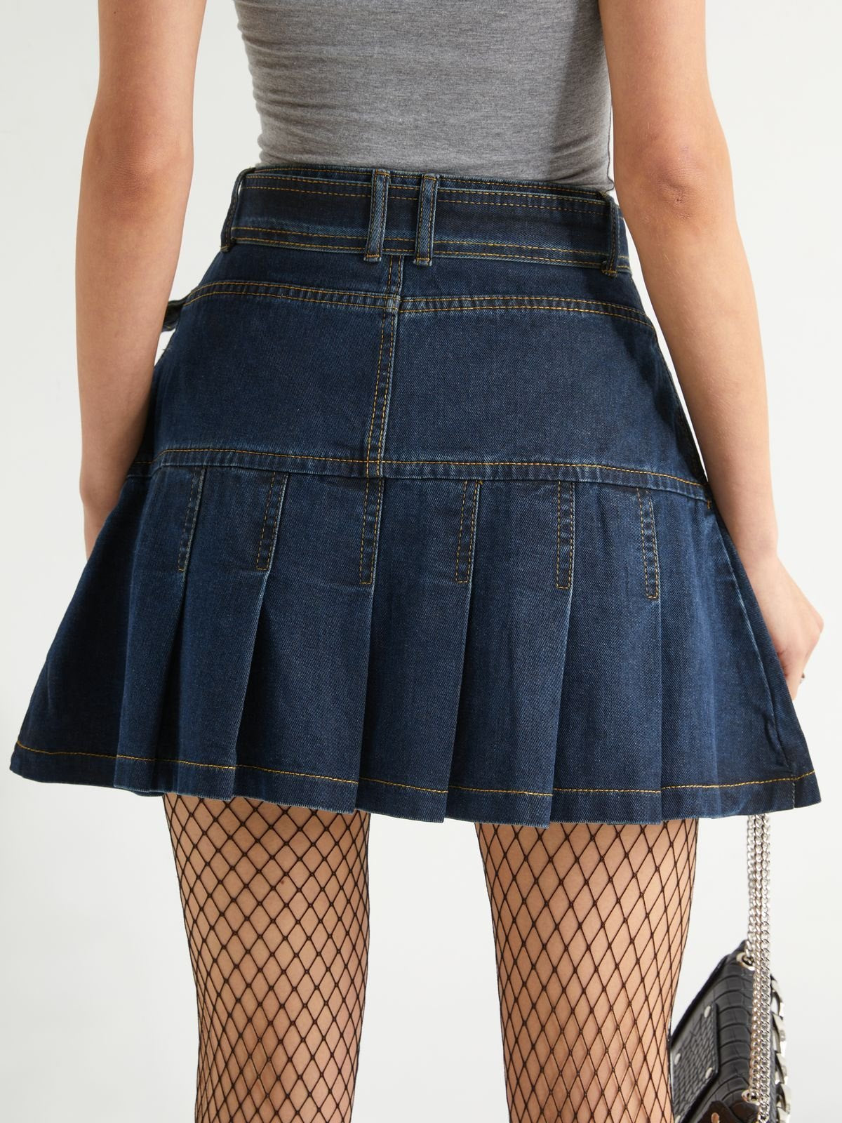 Buckle Belted Pleated Mini Skirt