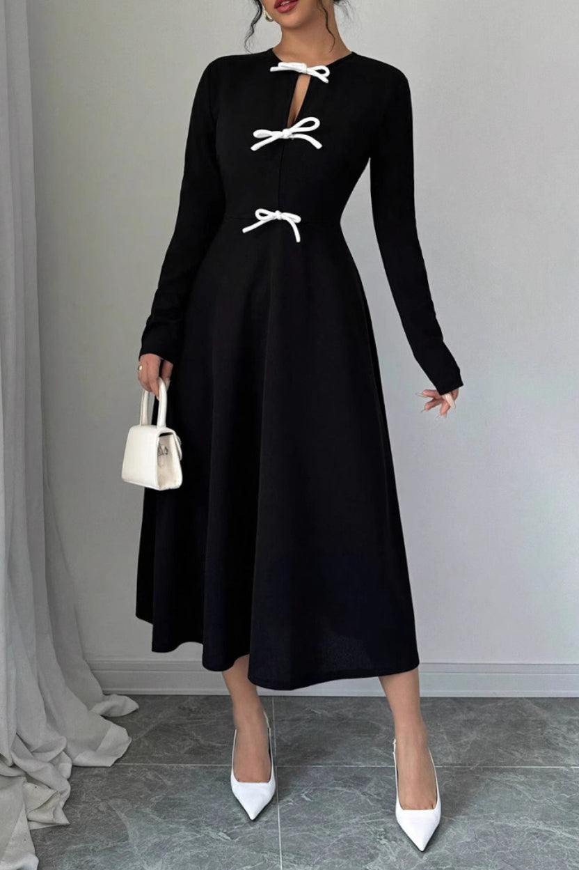 Keyhole Neckline Contrast Bow Front Long Sleeve A-Line Midi Dress
