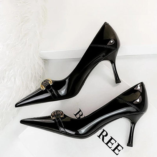 7cm Heels Metal Buckle Women Pumps in Patent Leather Kitten Style