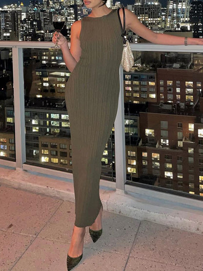 Skinny Sleeveless Pleated Solid Color Split-Back Round-Neck Maxi Dresses
