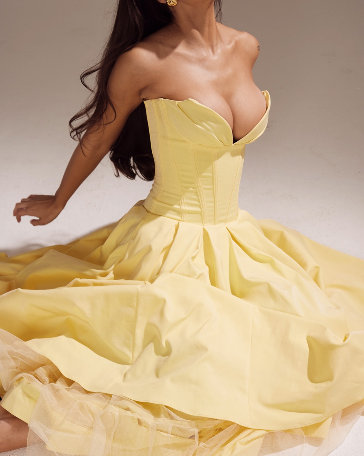 Strapless Deep V Neck Corset Bodice Pleated Fit and Flare Midi Dress
