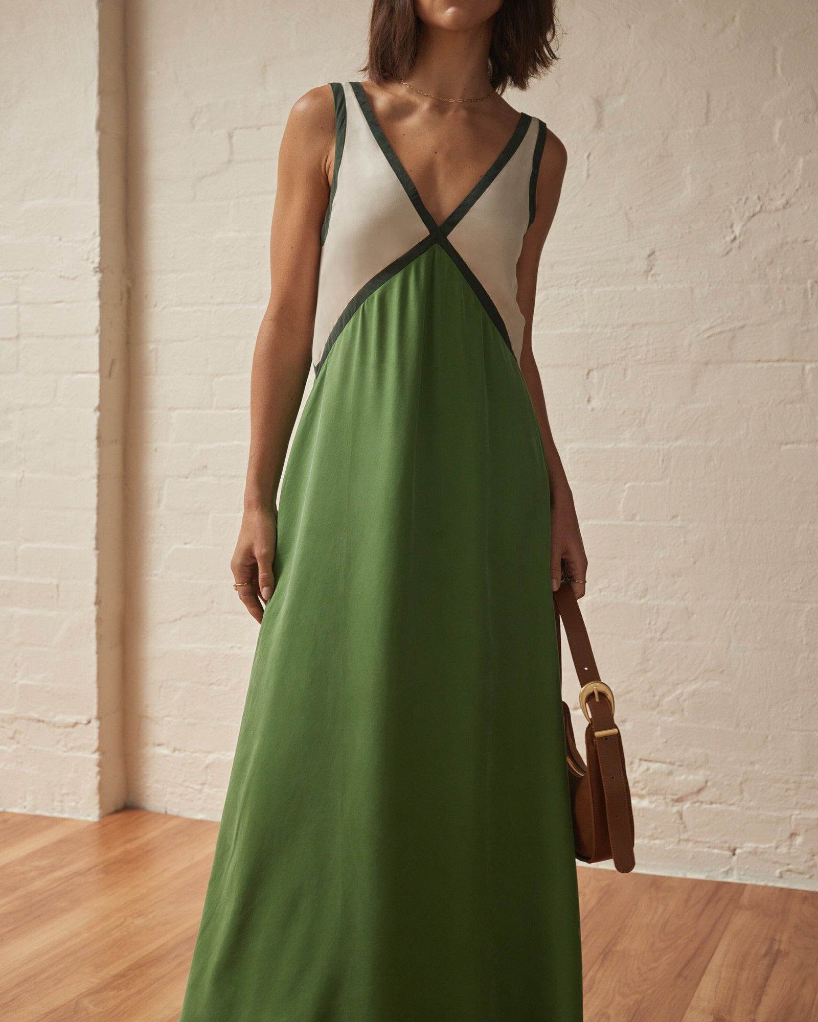 Contrast Panel Deep V-Neck Sleeveless Flowy Maxi Dress