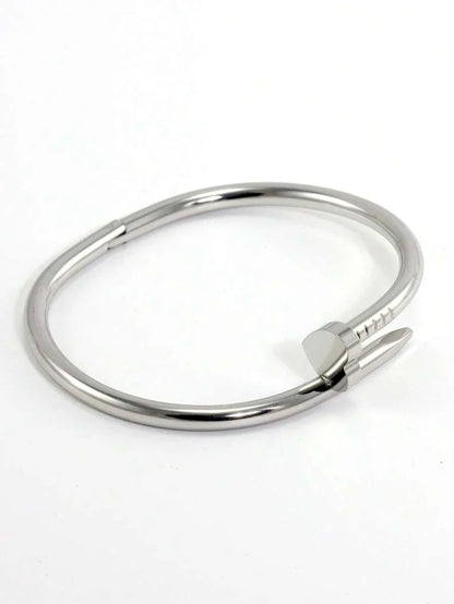 Gleaming Gold Tone Stainless Steel Four Leaf Clover Bangle