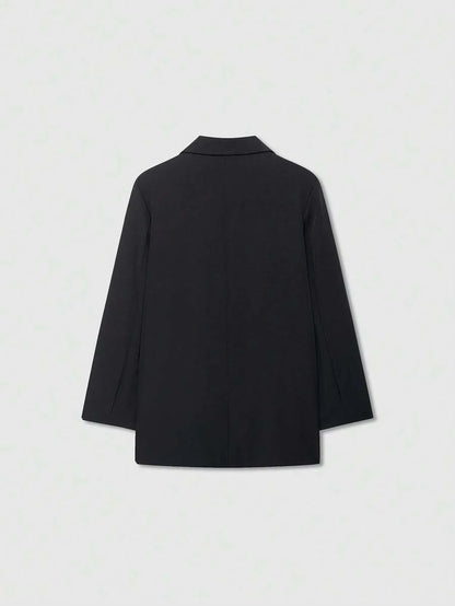 Lapel Crest Blazer