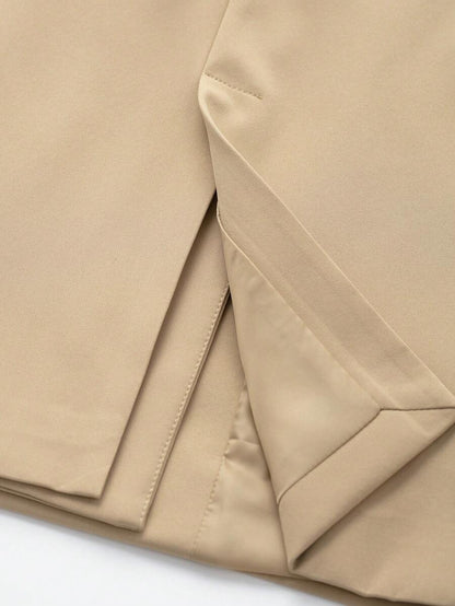 Lapel Crest Blazer