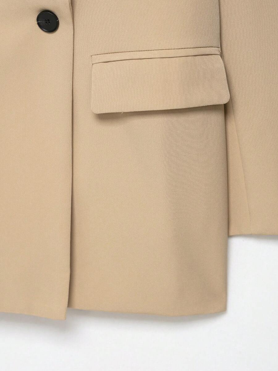 Lapel Crest Blazer