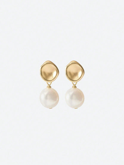 Luster Pearl Studs