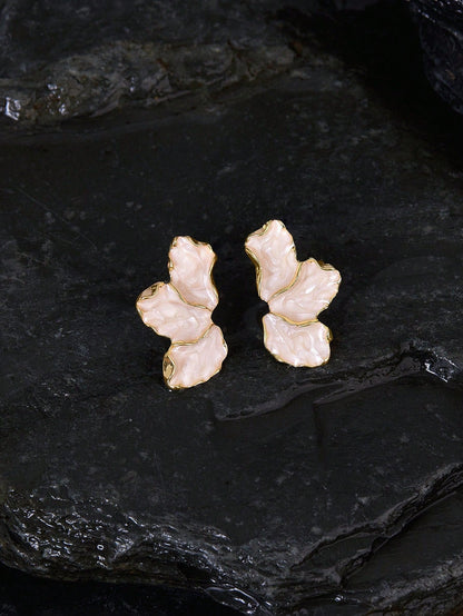 Beige Blossom Earrings