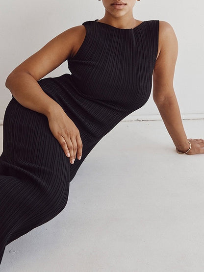 Skinny Sleeveless Pleated Solid Color Split-Back Round-Neck Maxi Dresses