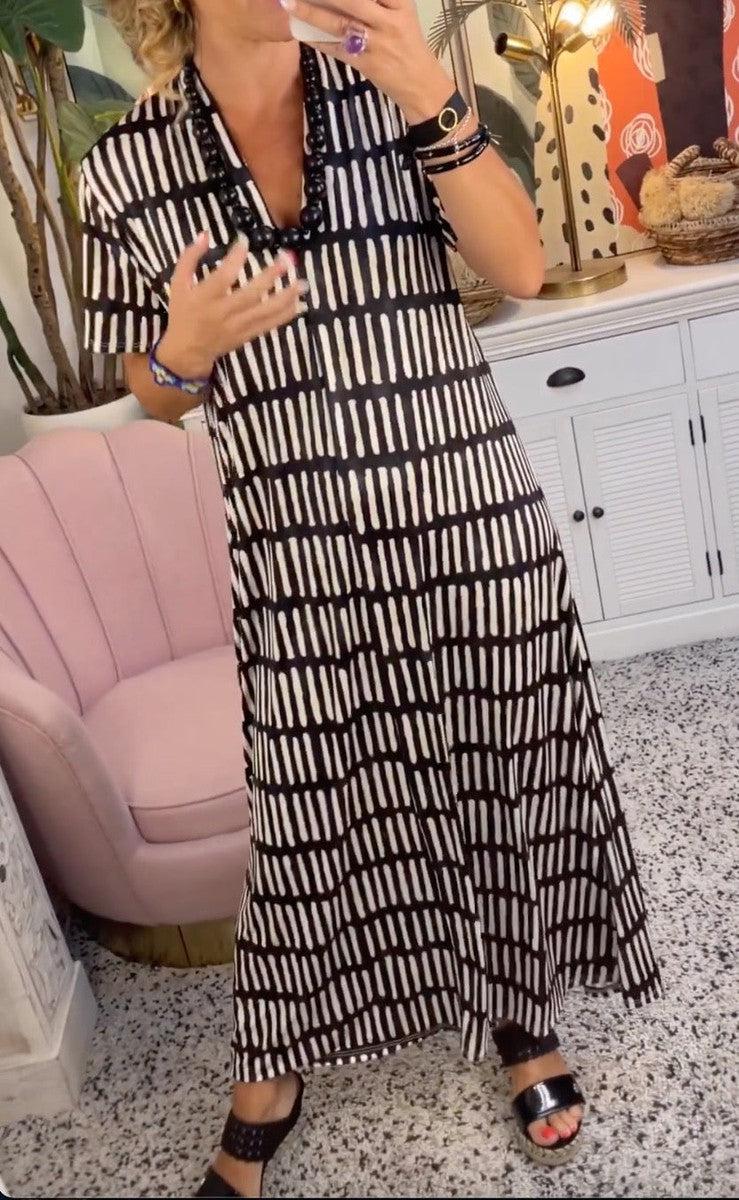 Dash Print Geometric V-Neck Short Sleeve Relaxed Maxi Dress