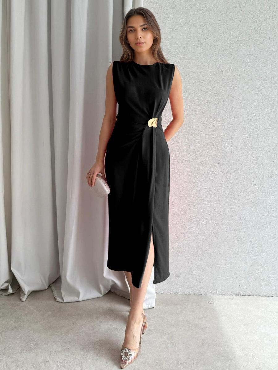 Sleeveless Pleated Metal Decoration Slit Midi Dresses