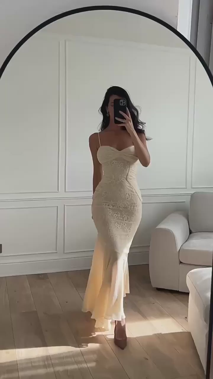 Lace Panel Ruched Sweetheart Spaghetti Strap Mermaid Ruffle Hem Maxi Gown