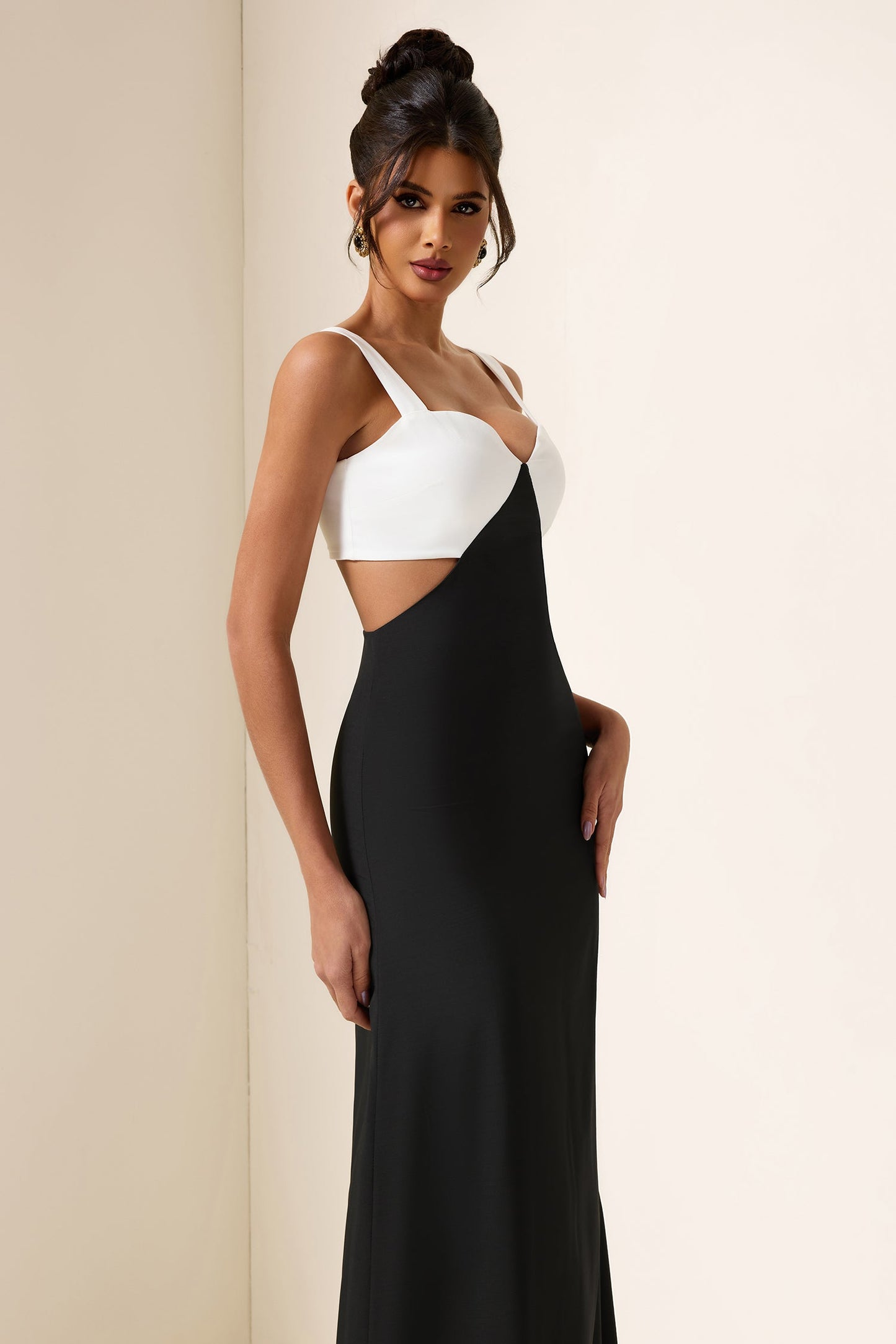 Contrast Color Square Neck Cut-Out Midi Dress