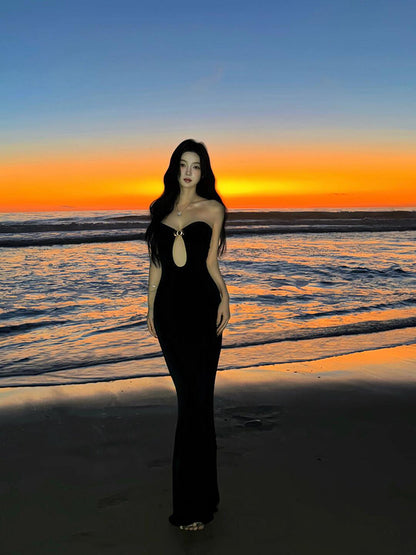 Black Cut-Out Bodycon Maxi Dress – Chic & Sultry Beach Party Outfit