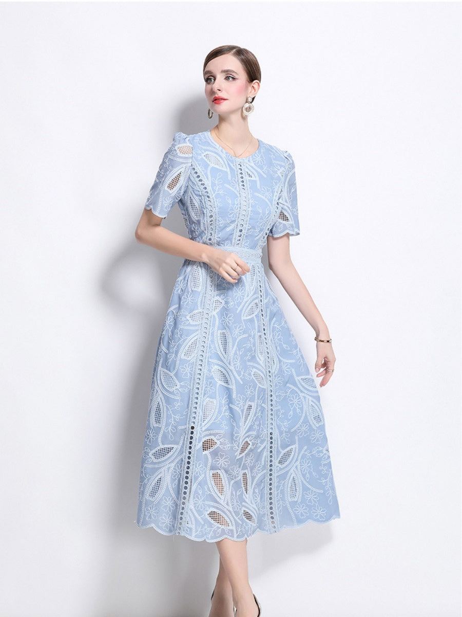 Retro Heavy-duty Hollowed-out Embroidered Round Neck Waist-cinching Short-sleeved Dress
