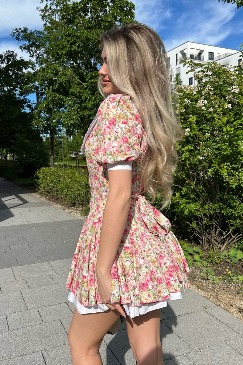 Floral Print Oversized Eyelet Lace Collar Puff Sleeve Tiered Hem Mini Dress