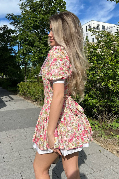 Floral Print Oversized Eyelet Lace Collar Puff Sleeve Tiered Hem Mini Dress