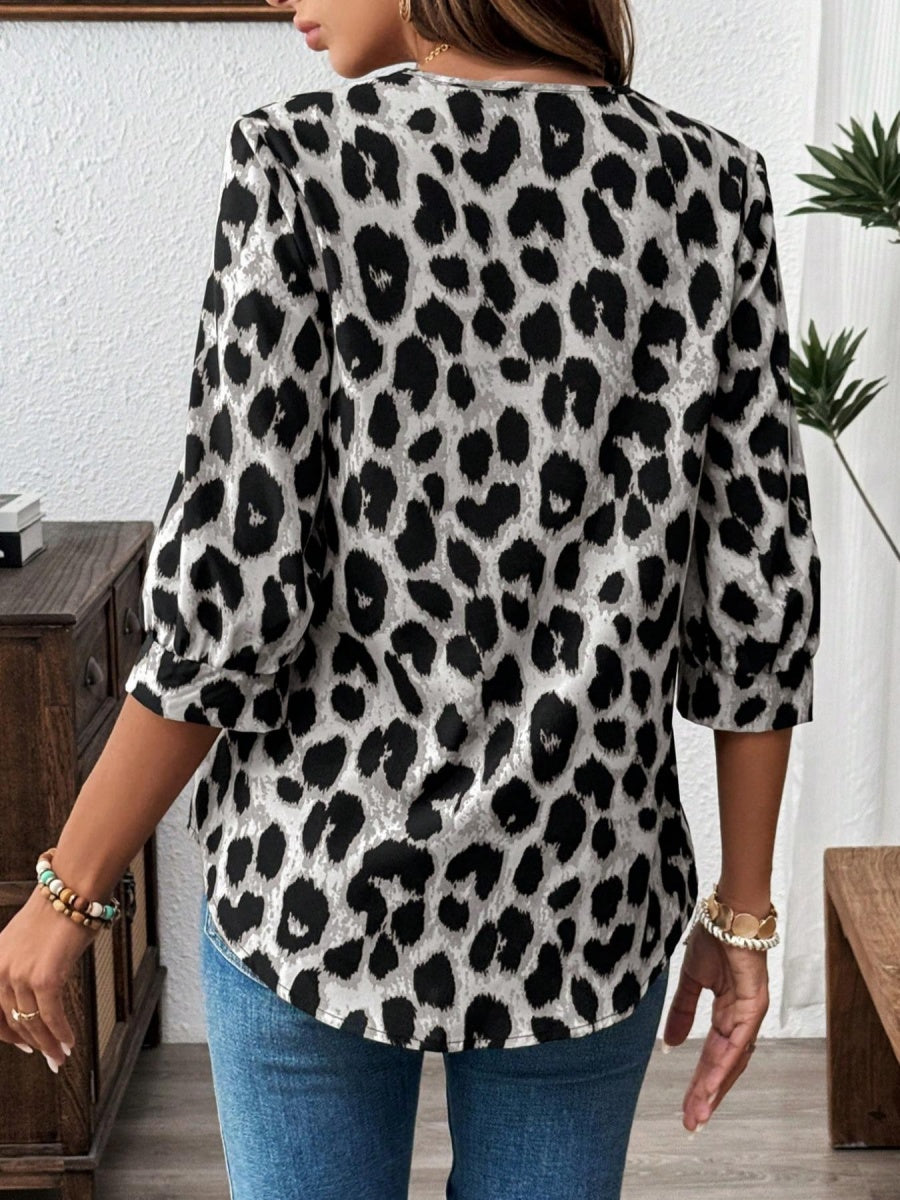 Three-quarter Sleeve Collar Leopard Print T-shirts