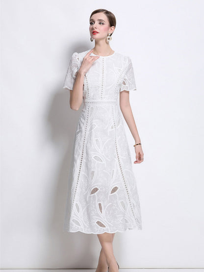 Retro Heavy-duty Hollowed-out Embroidered Round Neck Waist-cinching Short-sleeved Dress
