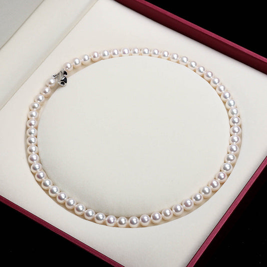 Sophisticated pearl necklaces