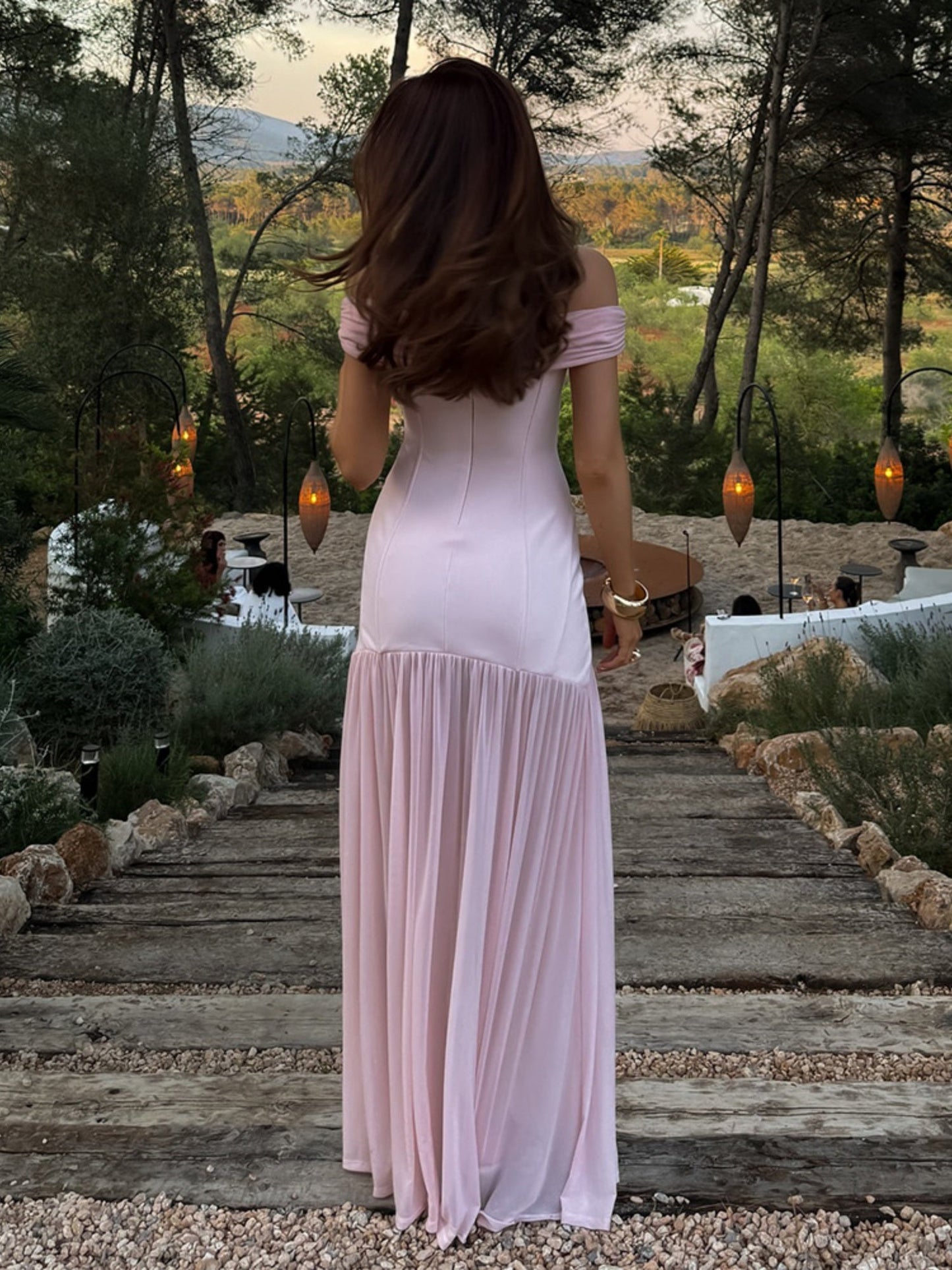 Mesh Splicing Off-shoulder Pleated Backless Maxi Dresses