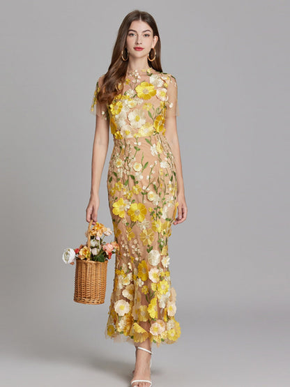 Embroidered 3D Floral Fitted Waist Short-sleeved Long Dress