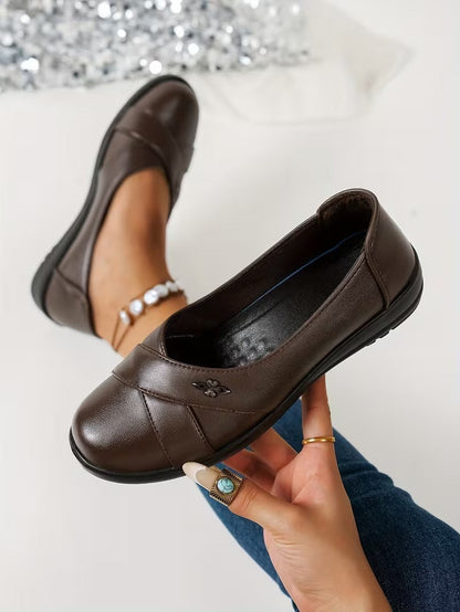 Women's Black Closed-Toe Leather Flats – Comfortable Casual Slip-On Shoes