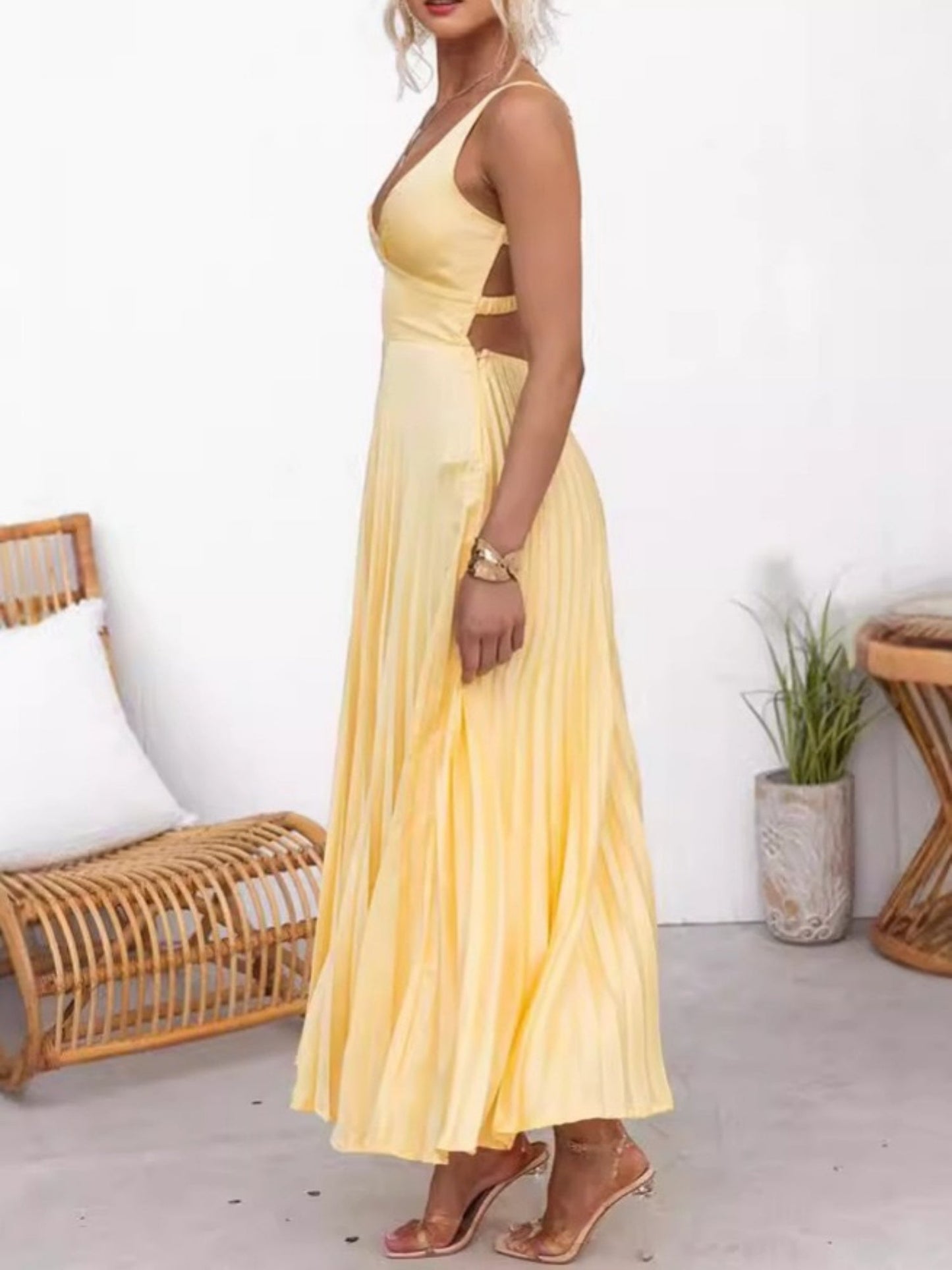 Crimp V-neck Backless Maxi Dresses