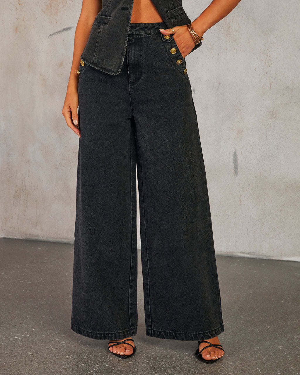 Frenzy Denim Flared Jeans - Black