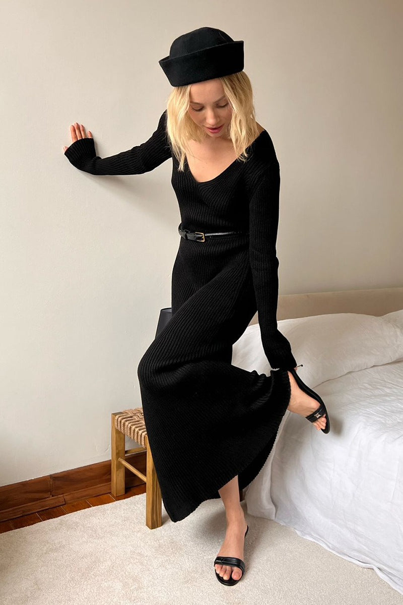 Rib Knit Deep V-Neck Long Sleeve Belted Maxi Dress