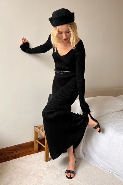 Rib Knit Deep V-Neck Long Sleeve Belted Maxi Dress