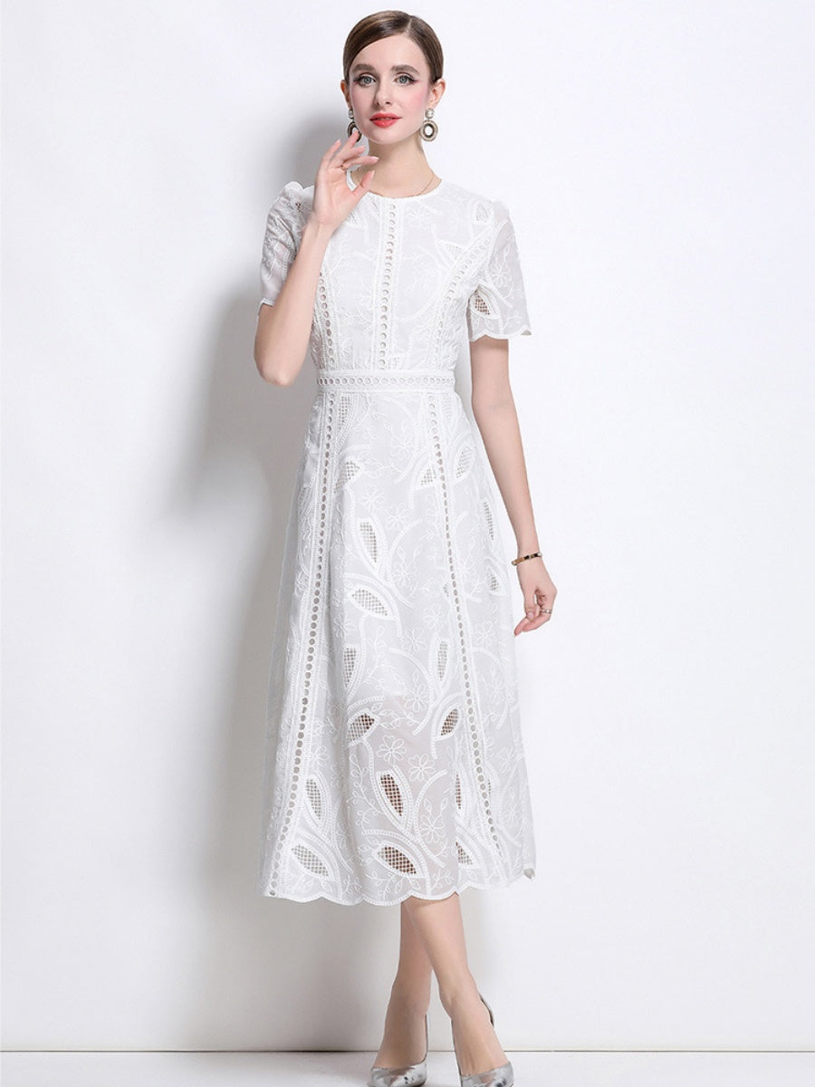 Retro Heavy-duty Hollowed-out Embroidered Round Neck Waist-cinching Short-sleeved Dress