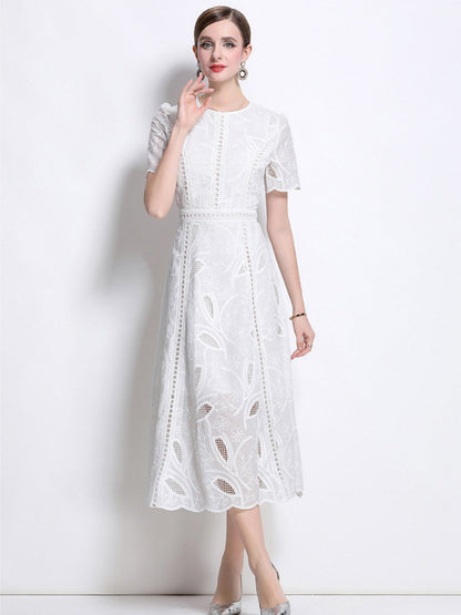 Retro Heavy-duty Hollowed-out Embroidered Round Neck Waist-cinching Short-sleeved Dress