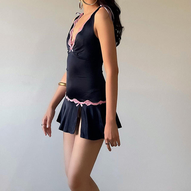 TARUXY Lace V-neck Mini Dress Hot Girls Bow Bandage Pleat Slit Sexy Plunge Sleeveless Slim Beach Dress Party Female Summer New