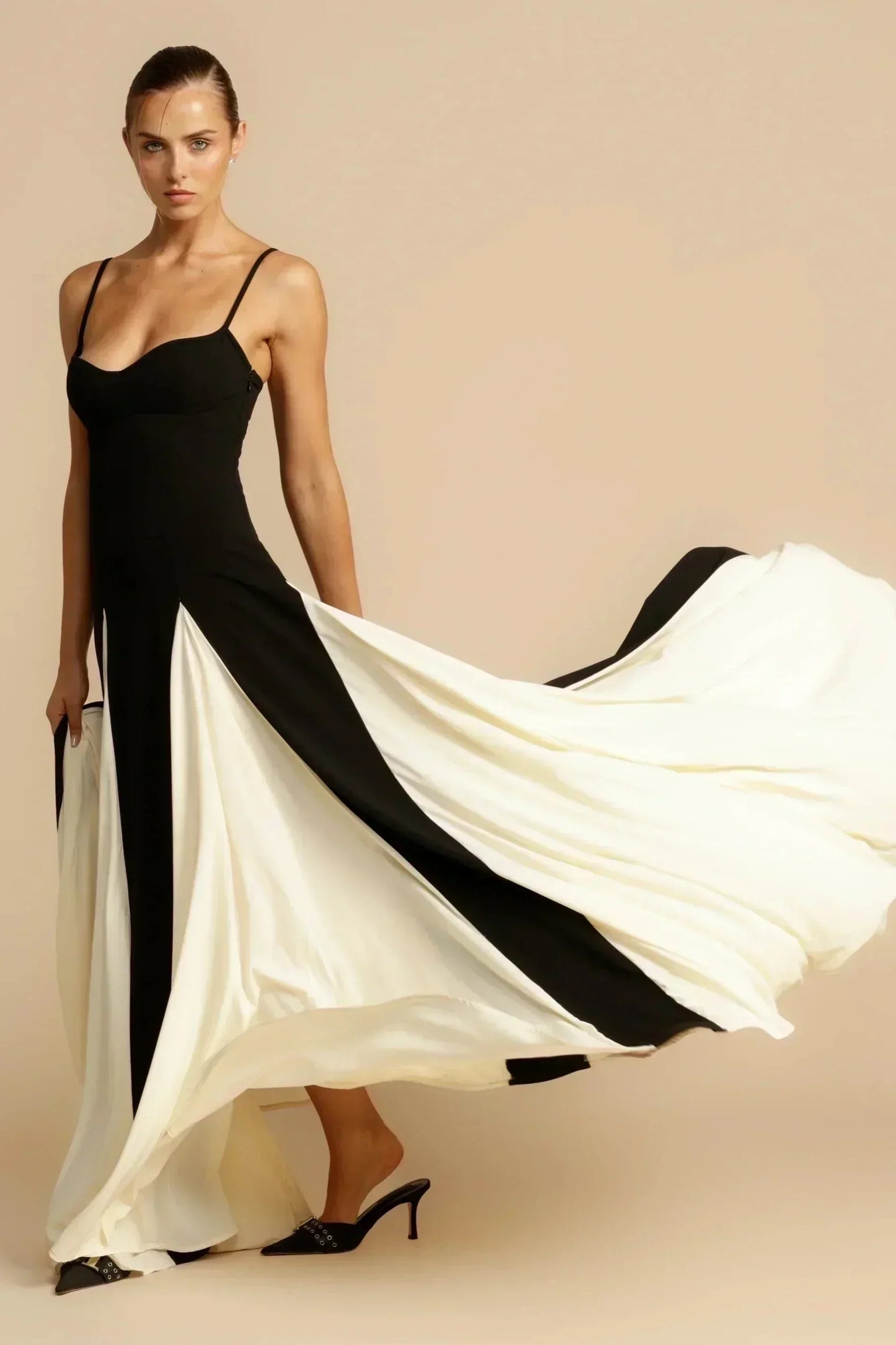 Sweetheart Spaghetti Strap Paneled Godet Flared Maxi Gown