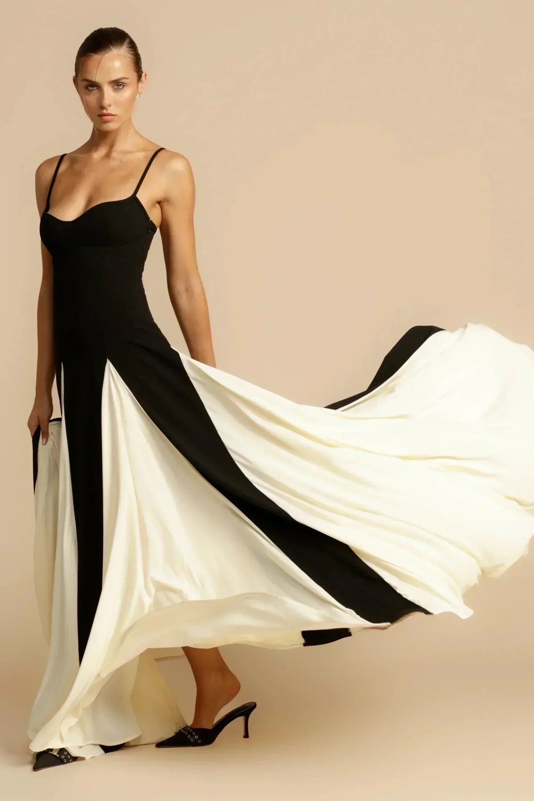 Sweetheart Spaghetti Strap Paneled Godet Flared Maxi Gown
