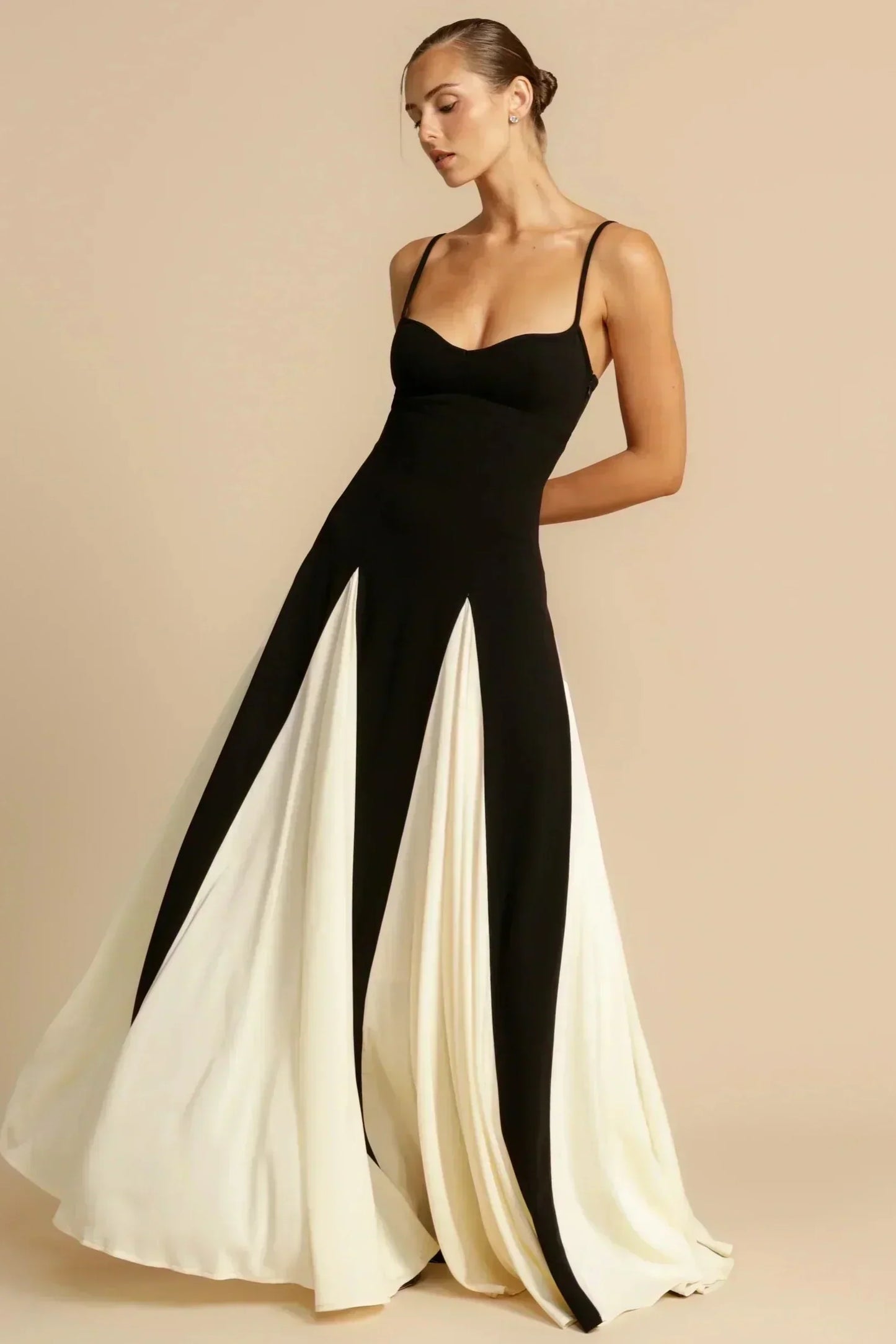 Sweetheart Spaghetti Strap Paneled Godet Flared Maxi Gown