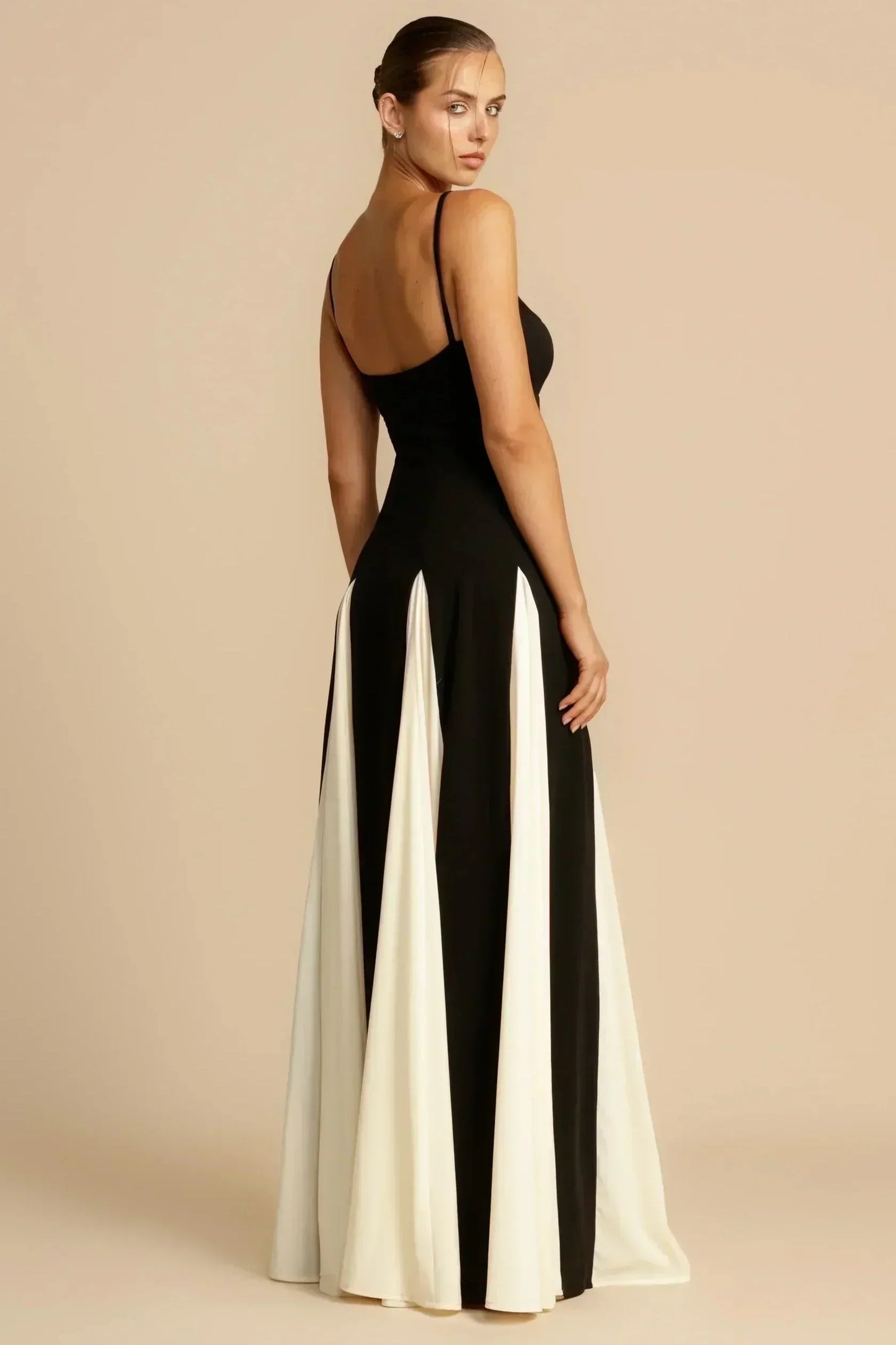 Sweetheart Spaghetti Strap Paneled Godet Flared Maxi Gown