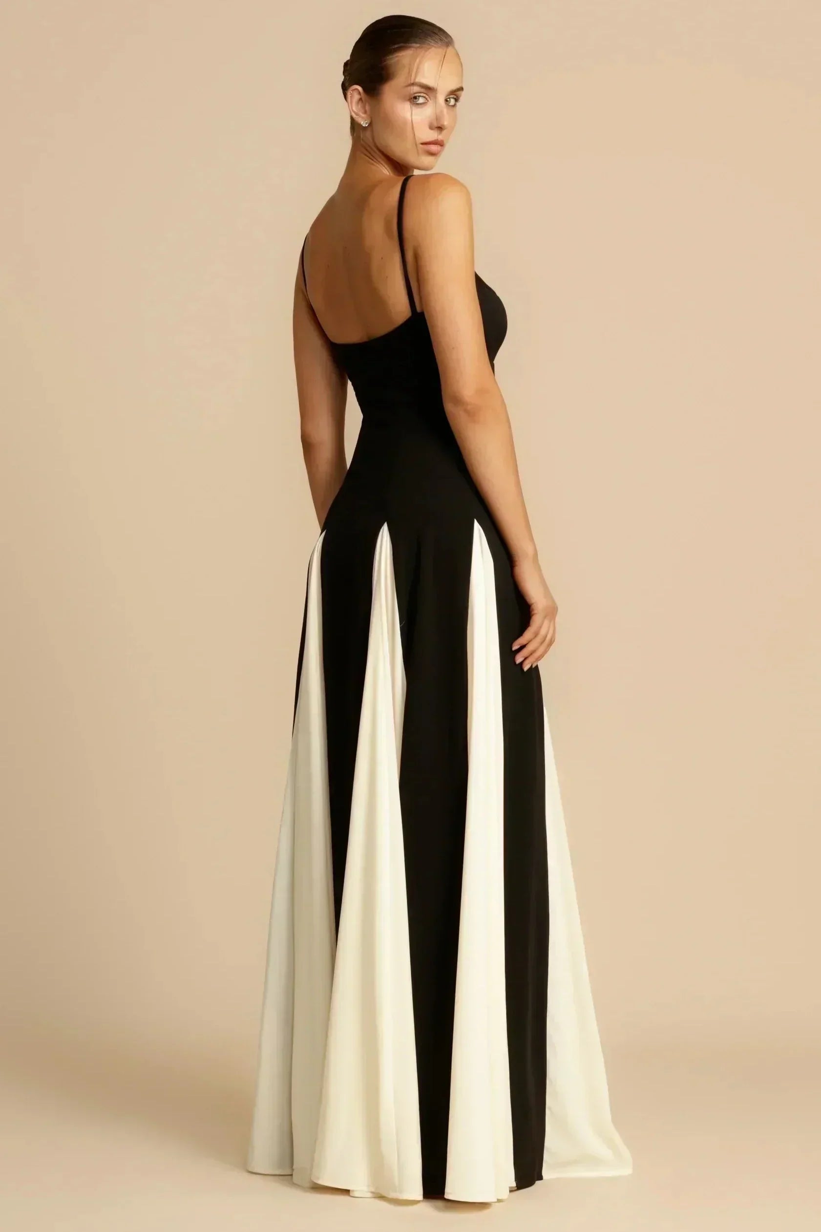 Sweetheart Spaghetti Strap Paneled Godet Flared Maxi Gown