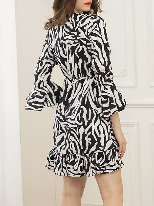 Flared Sleeves Loose Contrast Color Pleated Printed Split-Joint V-Neck Mini Dresses