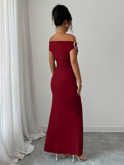 Off-shoulder Off Shoulder Pleated Metal Buckle Maxi Dresses