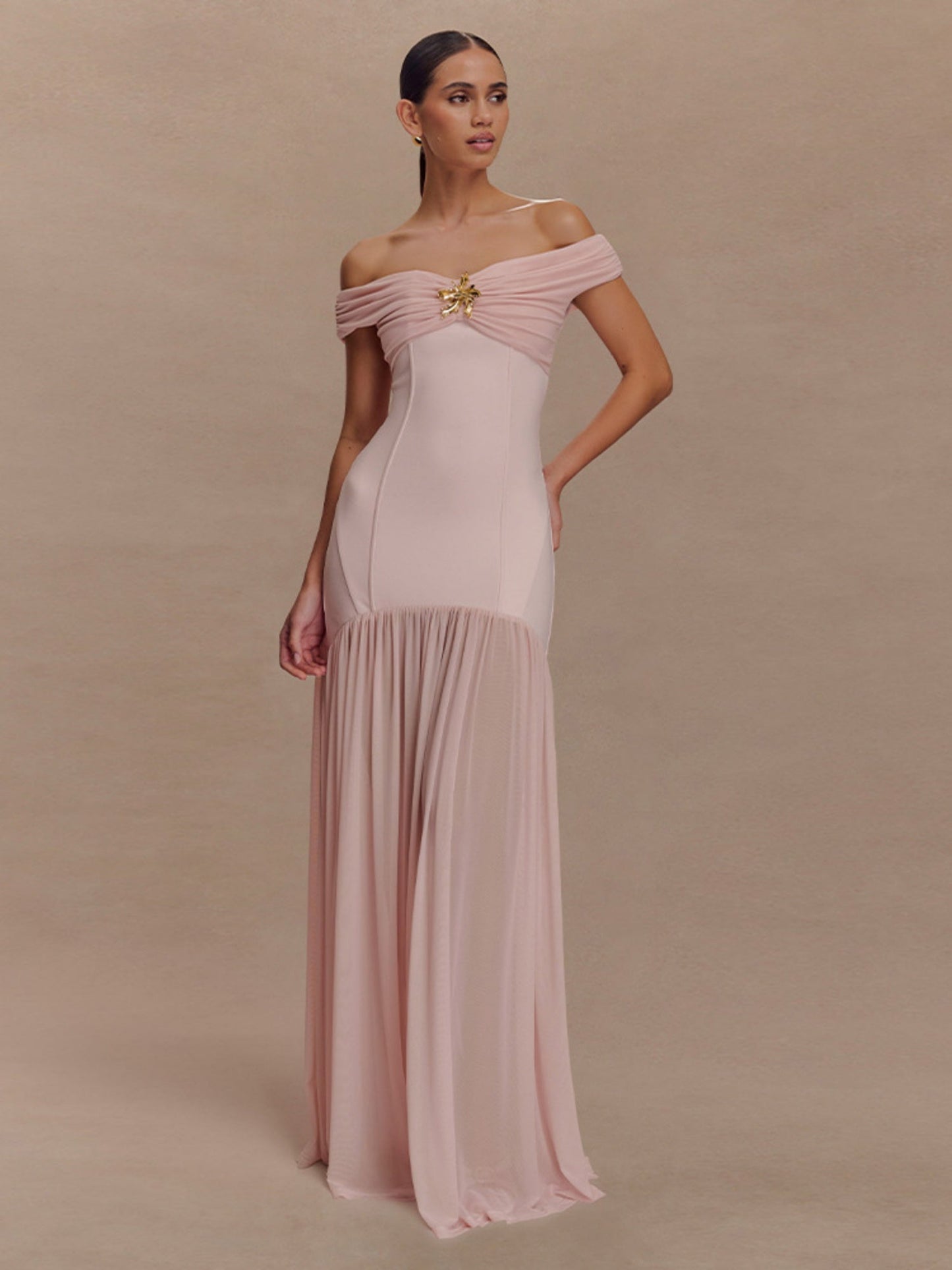 Mesh Splicing Off-shoulder Pleated Backless Maxi Dresses