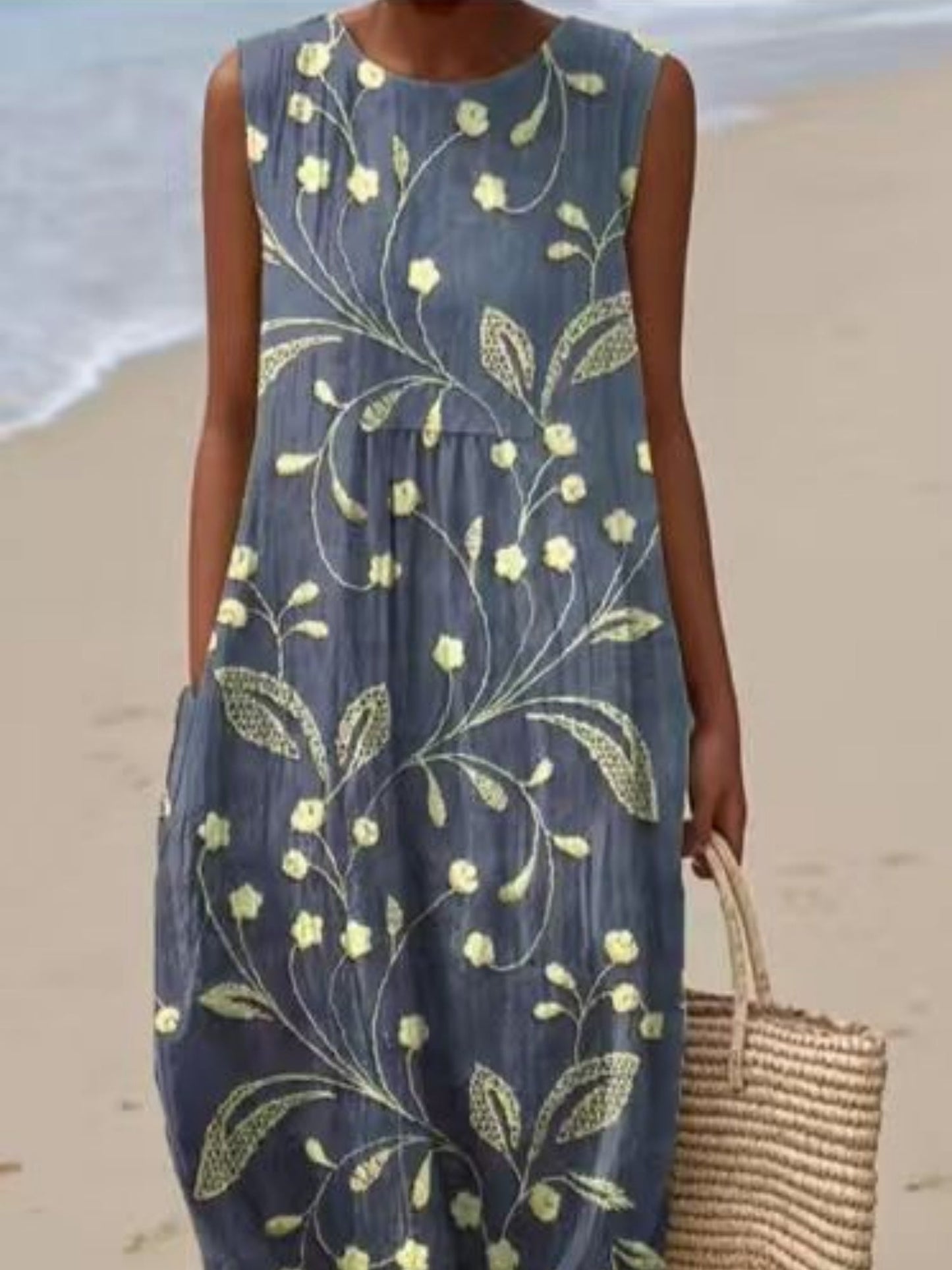 Printed Pocket Round Neck Sleeveless Maxi Dresses
